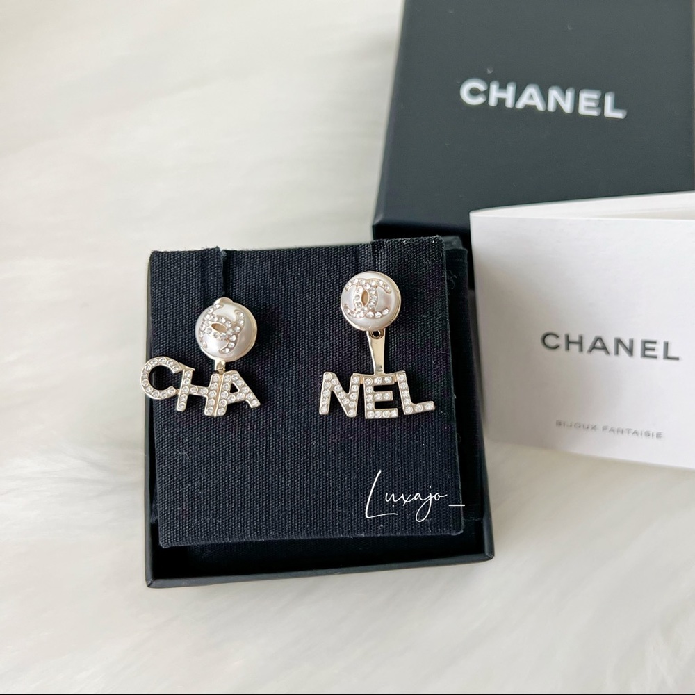 Chanel BN 21A earrings
